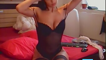 Show À La Cam Avec Une Amatrice Chaude Et Sexy