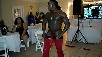 A Jamaican Dancer Surprises Middle-Aged Women With Her Big Ass