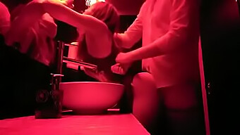 Heimlich In Der Toilette Am Nachtlokal Pornoband Gefilmt