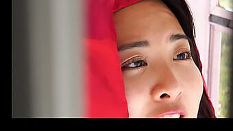 Red Riding Hood Menjadi Nakal Dengan Big Bad Wolf Dalam Video Buatan Sendiri