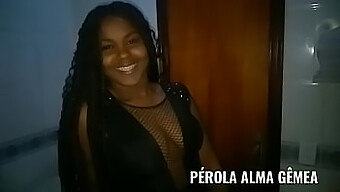 Amateur Couple Dilson And Alma Gemea Indulge In Sensual Massage And Oral Pleasure At Caricias In Madureira